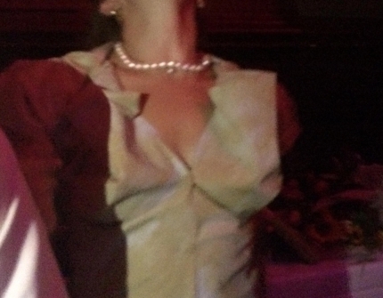 Frau mit Kette